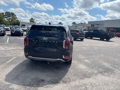 Used 2021 Hyundai Palisade SEL w/ Premium Package FWD image 4