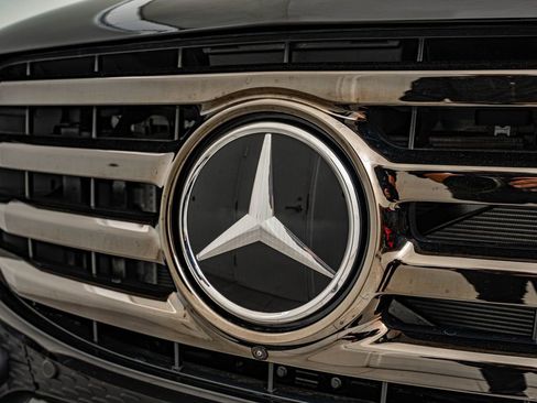 New 2026 Mercedes-Benz GLS 450 4MATIC image 12