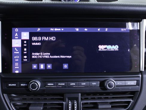 Used 2020 Porsche Macan image 25