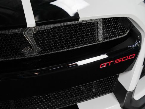 Used 2020 Ford Mustang Shelby GT500 w/ Carbon Fiber Track Pack image 13