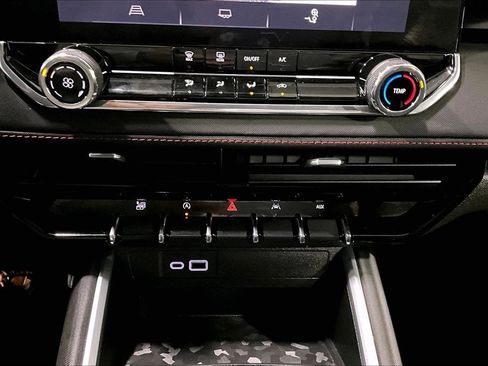 Used 2024 Chevrolet Colorado Z71 w/ Advanced Trailering Package image 17