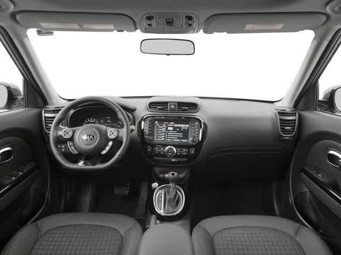 Used 2018 Kia Soul ! FWD image 11