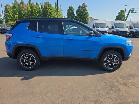 New 2026 Jeep Compass Trailhawk w/ Sun, Sound & Navigation Group AWD/4WD image 6