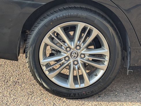 Used 2016 Toyota Camry SE image 7