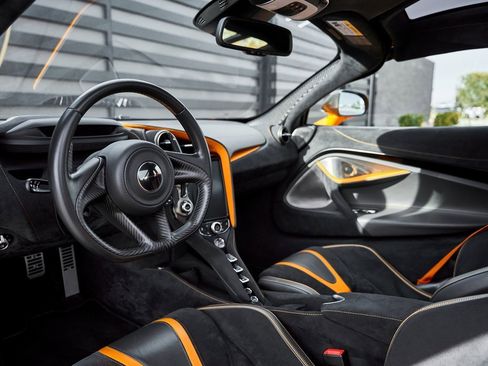 Used 2018 McLaren 720S Performance image 2