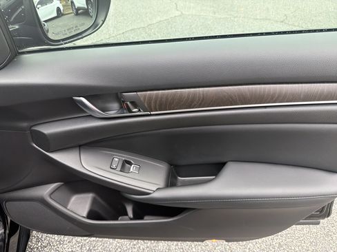 Used 2022 Honda Accord EX-L image 26