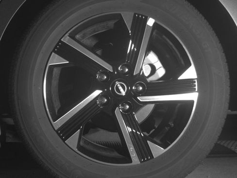 Used 2025 Nissan Sentra SV FWD image 14