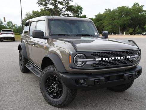 New 2026 Ford Bronco Badlands AWD/4WD image 4