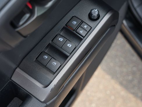 Used 2022 Toyota Tacoma TRD Off-Road AWD/4WD image 16