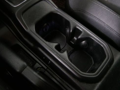 Used 2018 Jeep Wrangler Unlimited Sport S image 18