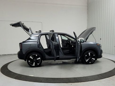 New 2026 Nissan Kicks SR image 16