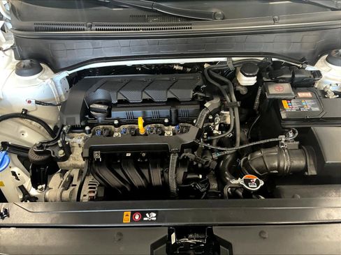 Used 2025 Hyundai Venue SE image 33