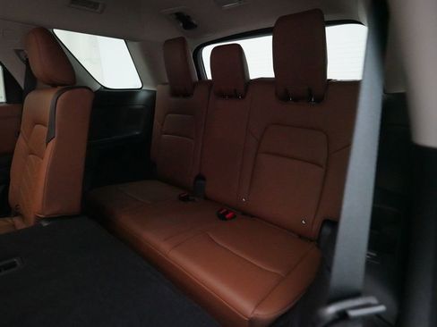 Certified 2025 Nissan Pathfinder Platinum w/ Cargo Package AWD/4WD image 17