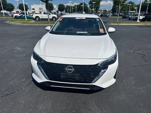 Used 2025 Nissan Sentra SV FWD image 11
