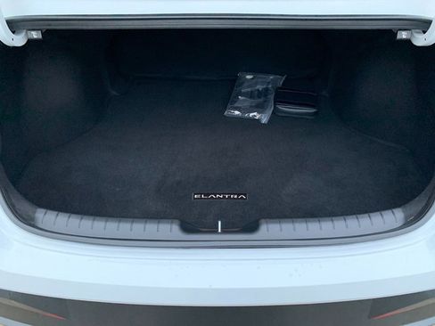 Used 2025 Hyundai Elantra Sport image 15
