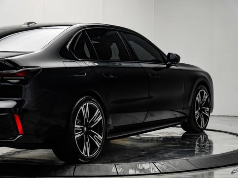 Used 2025 BMW i7 xDrive60 w/ Executive Package AWD/4WD image 20