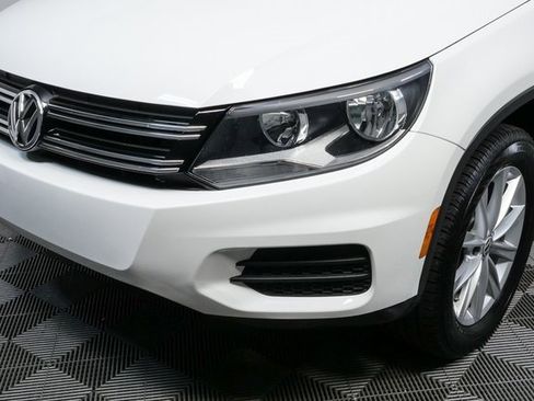 Used 2014 Volkswagen Tiguan SE image 32
