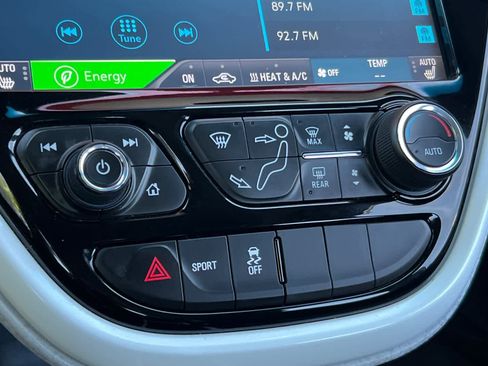 Used 2017 Chevrolet Bolt Premier w/ Driver Confidence II Package FWD image 22