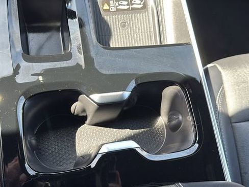 Used 2025 Buick Enclave Preferred image 23