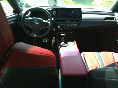 Used 2022 Lexus ES 300h F Sport w/ Accessory Package 2 image 31