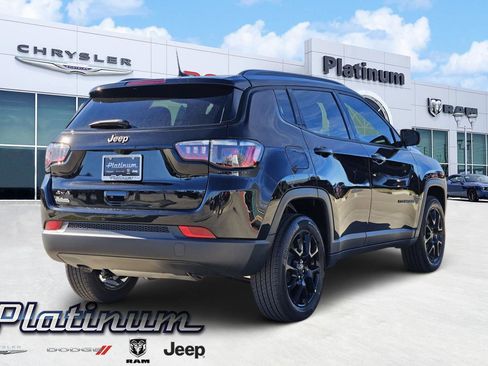 New 2026 Jeep Compass Latitude image 5