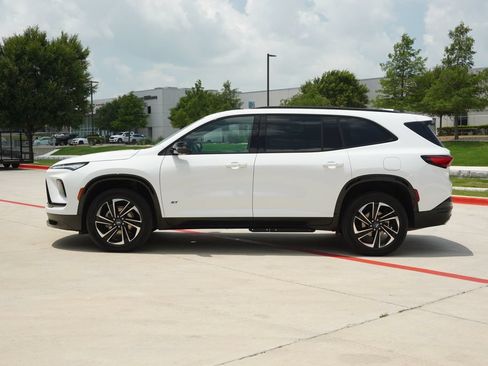 Used 2026 Buick Enclave Sport Touring FWD image 2