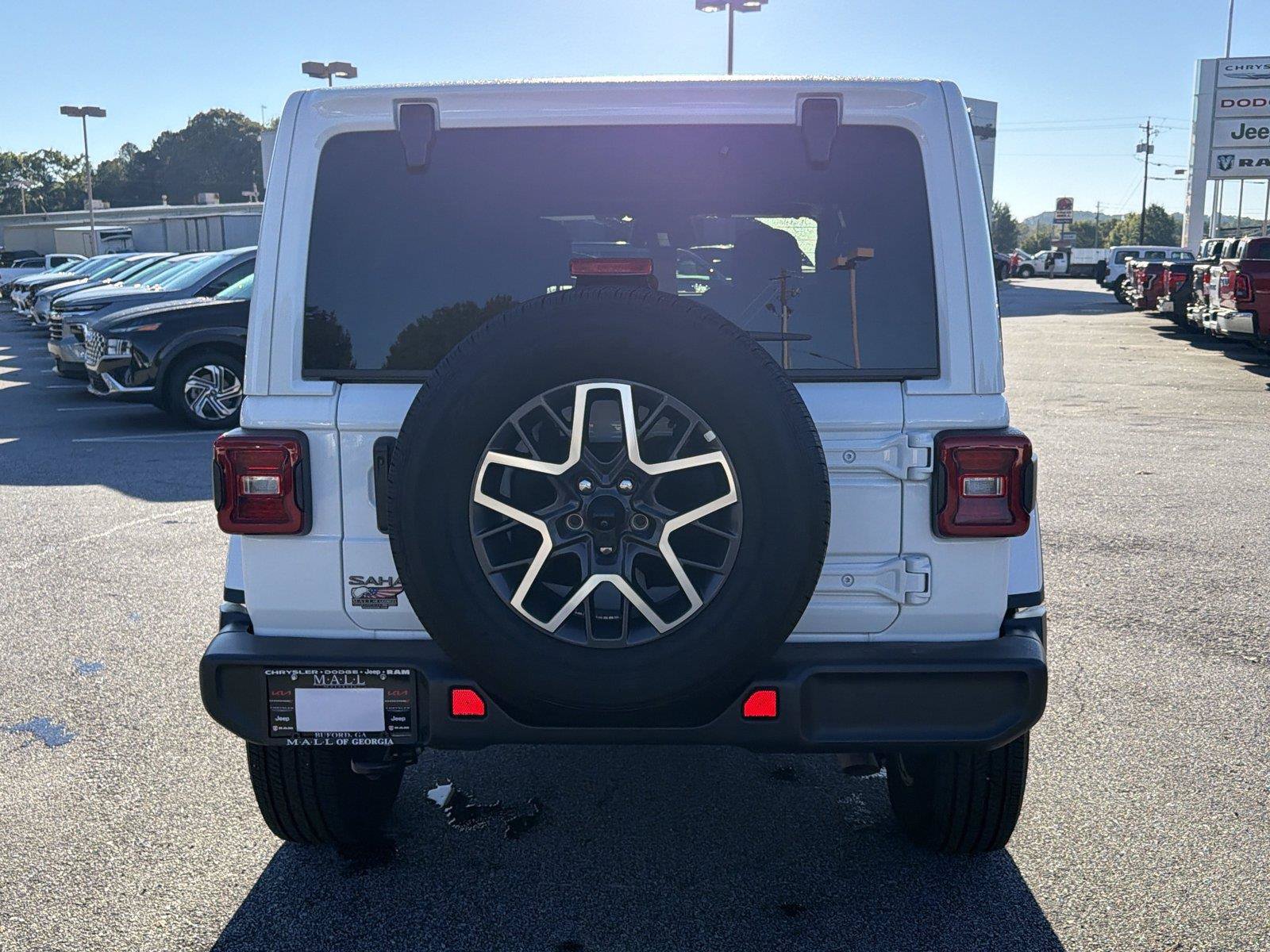 Used 2026 Jeep Wrangler Unlimited Sahara AWD/4WD image 6