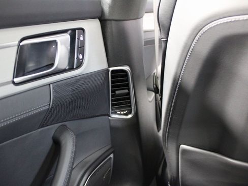 Certified 2023 Porsche Panamera 4S image 41