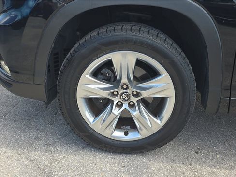 Used 2016 Toyota Highlander Limited FWD image 11