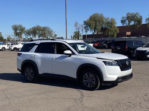 New 2025 Nissan Pathfinder SV w/ Black Appearance Package image 8