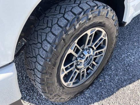 Used 2024 Ford F250 Platinum AWD/4WD image 41