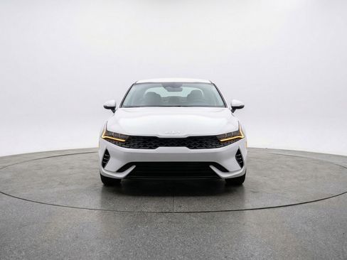 Used 2025 Kia K4 LXS image 2