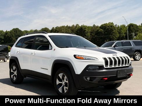 Used 2017 Jeep Cherokee Trailhawk AWD/4WD image 8