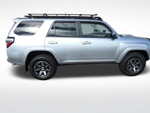 Used 2018 Toyota 4Runner TRD Off-Road AWD/4WD image 12