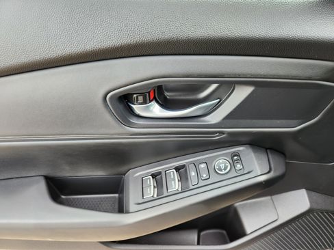 Certified 2025 Honda Accord SE image 17