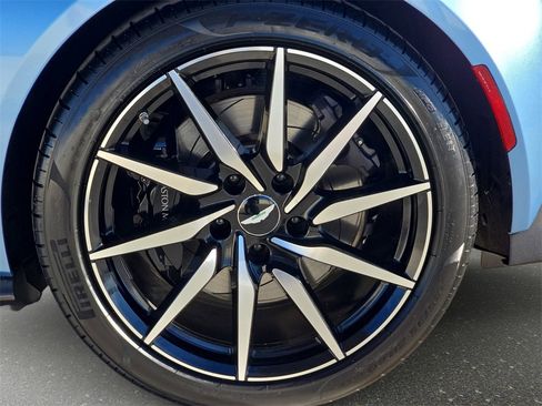 Used 2020 Aston Martin V8 Vantage Coupe image 33