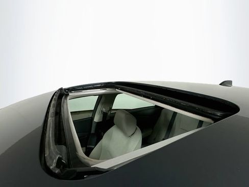 Certified 2023 Honda Accord EX image 9
