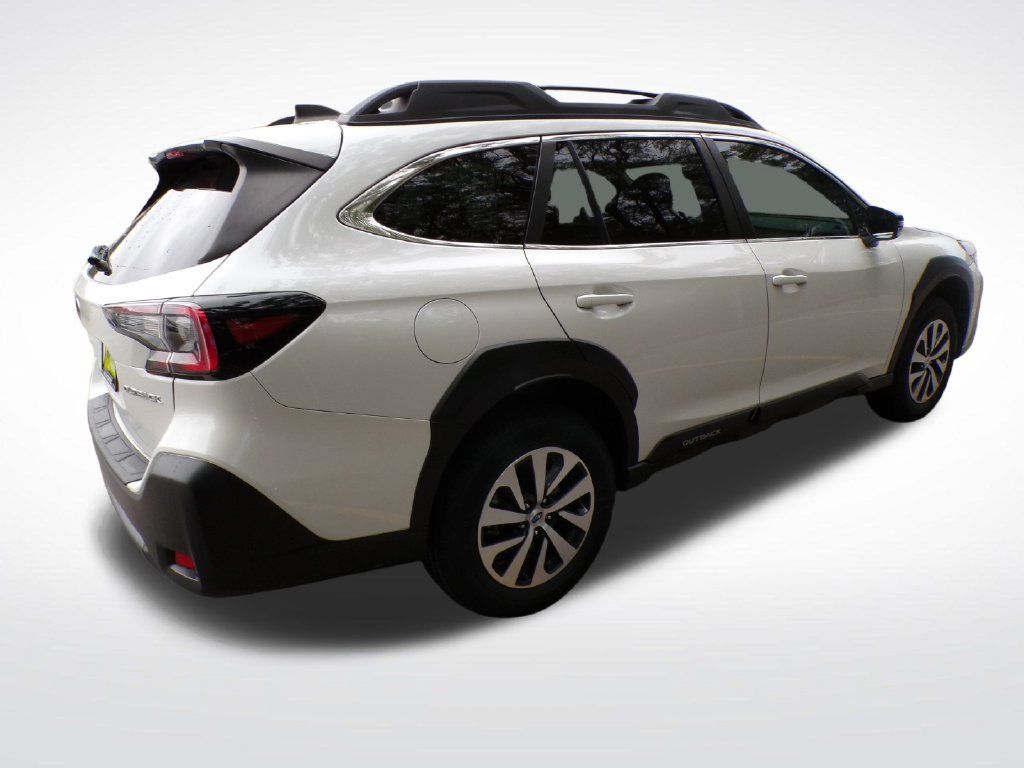 Used 2024 Subaru Outback Premium AWD/4WD image 7