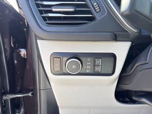 Certified 2023 Ford Escape Platinum image 30