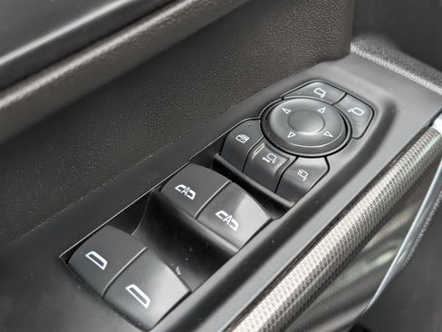 Used 2022 GMC Sierra 2500 AT4 w/ Snow Plow Prep/Camper Package image 27