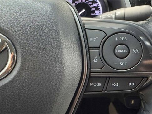 Used 2021 Toyota Camry SE w/ Convenience Package image 30