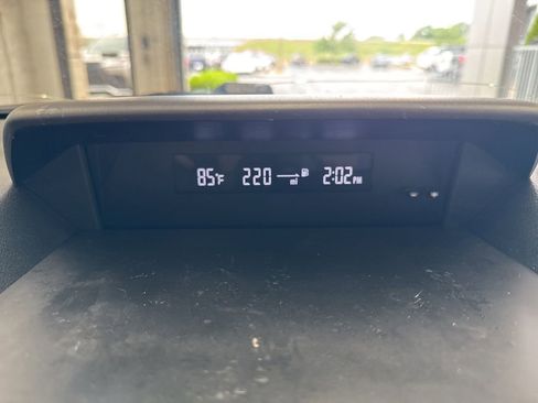 Used 2022 Subaru Forester Premium AWD/4WD image 25