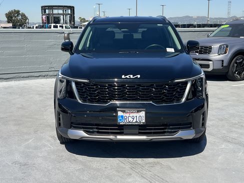 Certified 2025 Kia Sorento S image 12