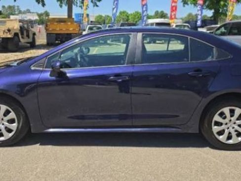 Used 2024 Toyota Corolla LE FWD image 11