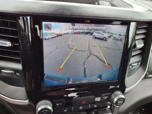 Used 2022 RAM 1500 Big Horn AWD/4WD image 9