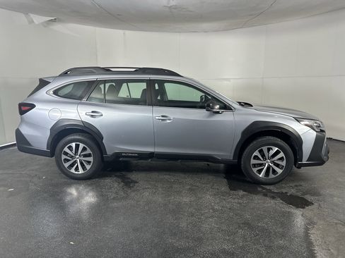 Used 2023 Subaru Outback 2.5i image 13
