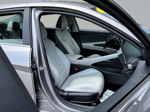 Used 2023 Hyundai Elantra Limited w/ Cargo Package FWD image 28