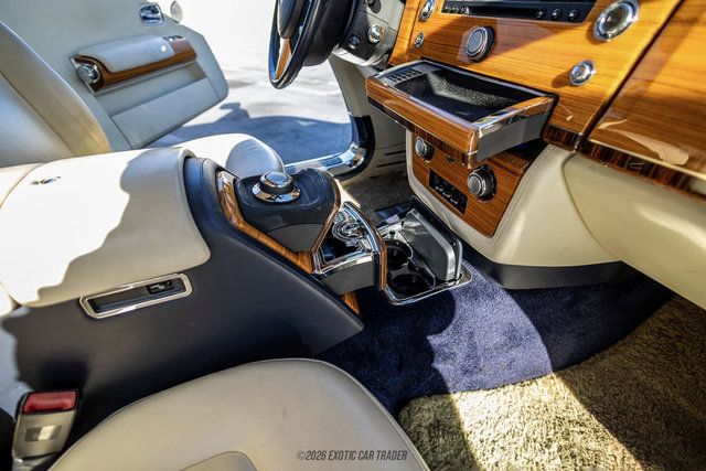 Used 2010 Rolls-Royce Phantom Drophead Coupe RWD image 56