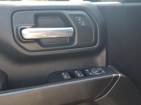 Used 2022 Chevrolet Silverado 2500 Custom w/ Custom Value Package AWD/4WD image 4