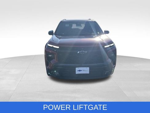 Used 2024 Chevrolet Traverse RS image 8